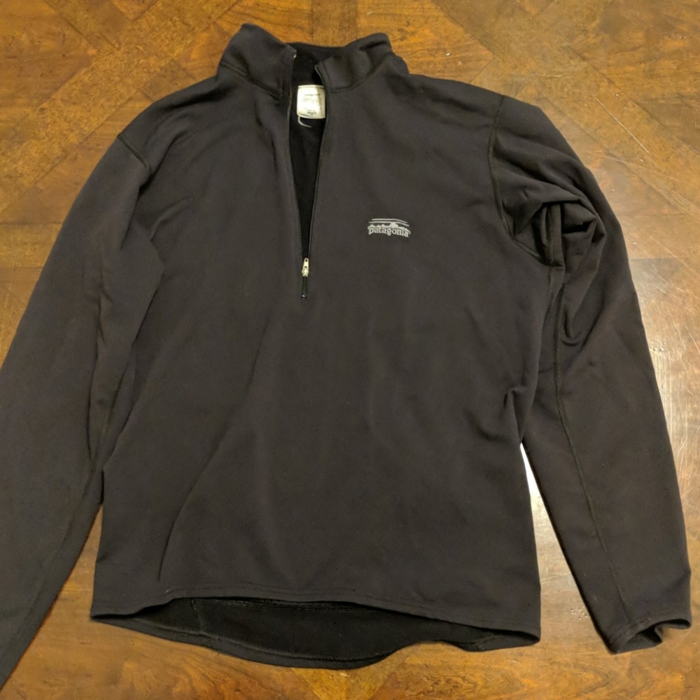 Patagonia half zip pullover, men's medium